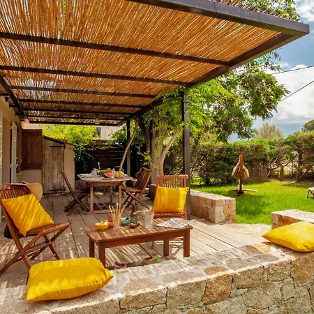 Acacia Très Chaleureuse Avec Beau Jardin - 4 à 6 Personnes *