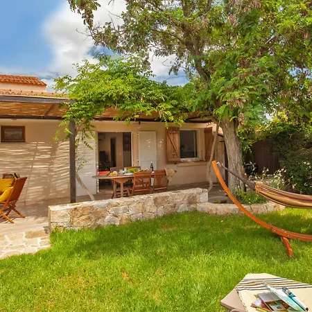 Acacia Très Chaleureuse Avec Beau Jardin - 4 à 6 Personnes Calvi (Corsica)