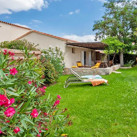 Acacia Très Chaleureuse Avec Beau Jardin - 4 à 6 Personnes * Calvi (Corsica)