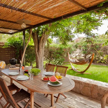 Acacia Très Chaleureuse Avec Beau Jardin - 4 à 6 Personnes Calvi (Corsica)