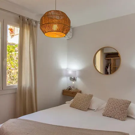 Villa Acacia Très Chaleureuse Avec Beau Jardin - 4 à 6 Personnes *