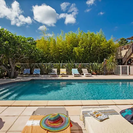 Villa Acacia Très Chaleureuse Avec Beau Jardin - 4 à 6 Personnes